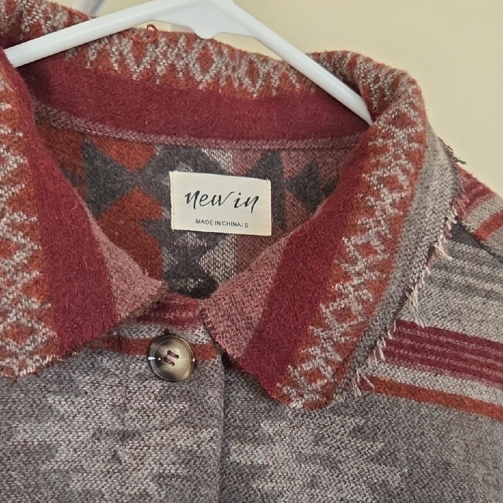 New In Geometric Patterned Button-Up Jacket Size … - image 4